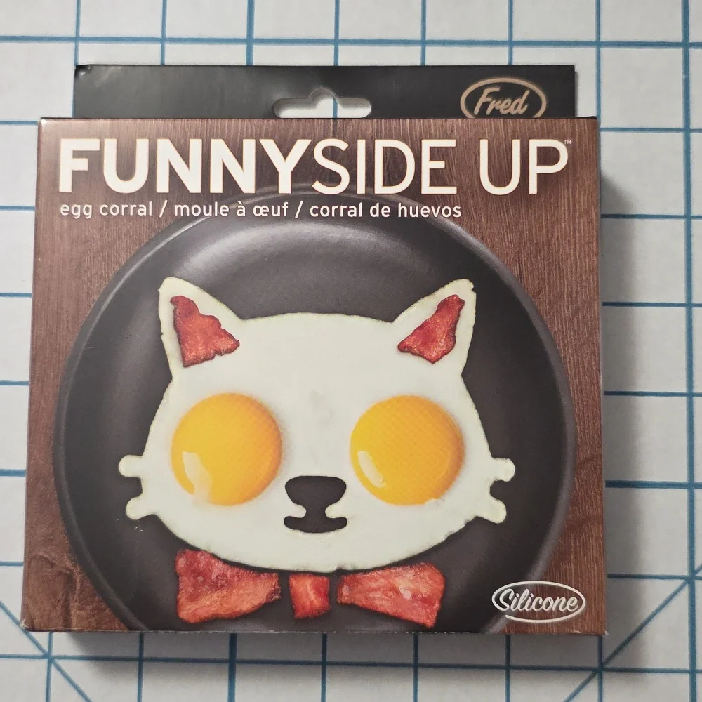 Fred Cat-Shaped Egg Mold - Grey Silucone, NIB‎